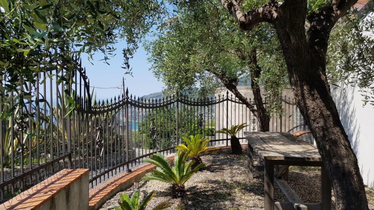 Piccola Casa Con Giardino Villa San Remo Buitenkant foto